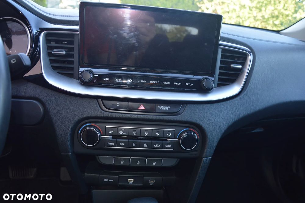 Kia Ceed - 13