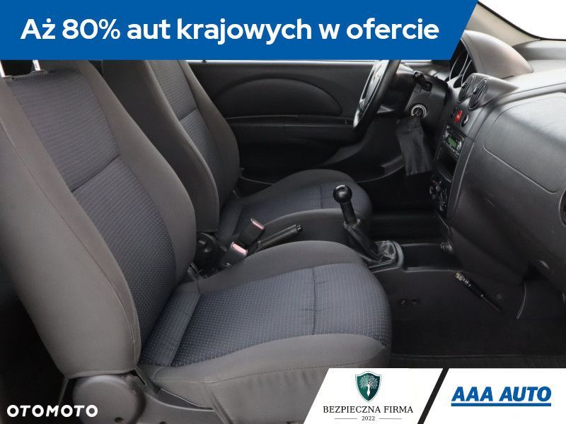 Chevrolet Aveo - 11