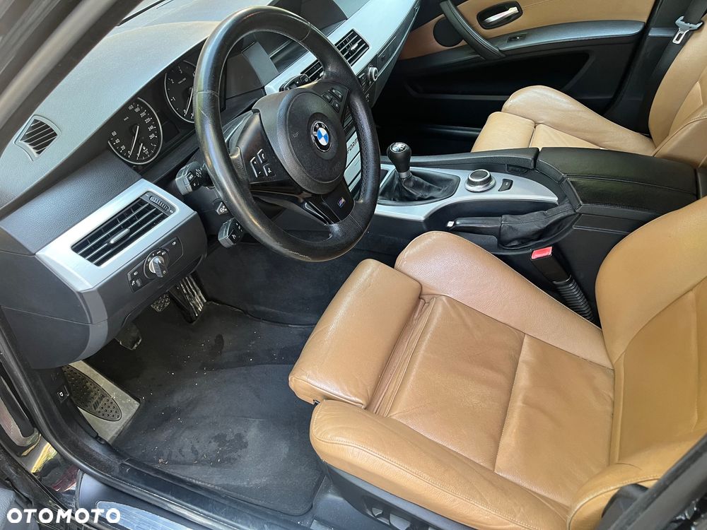 BMW Seria 5 525d Edition Sport - 6