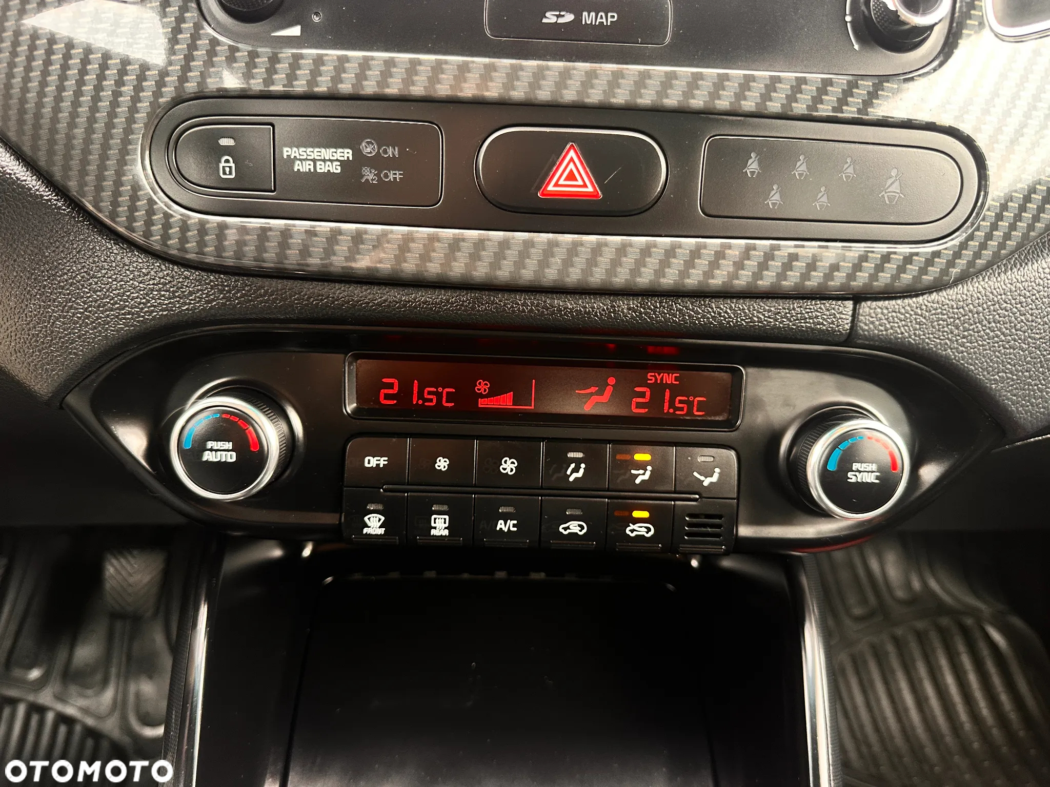 Kia Carens 1.7 CRDi L 7os - 33