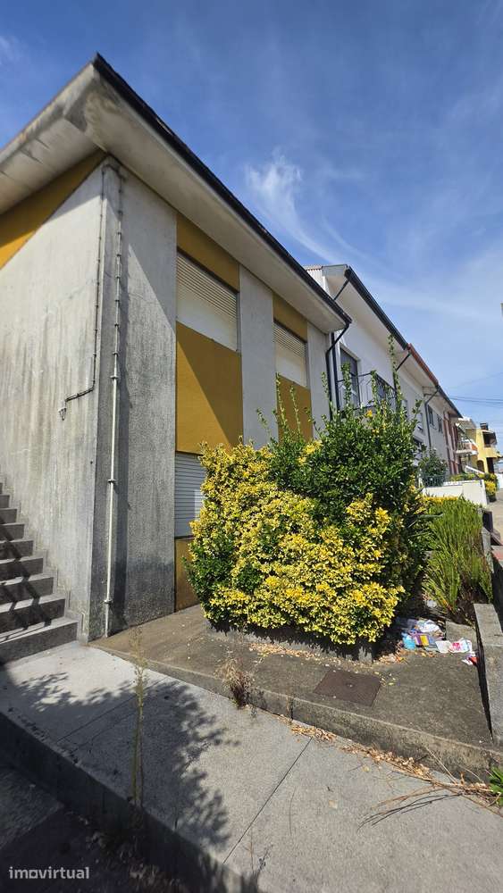 Andar Moradia T2 para Reabilitar | Jardim | Valongo - Grande imagem: 2/18