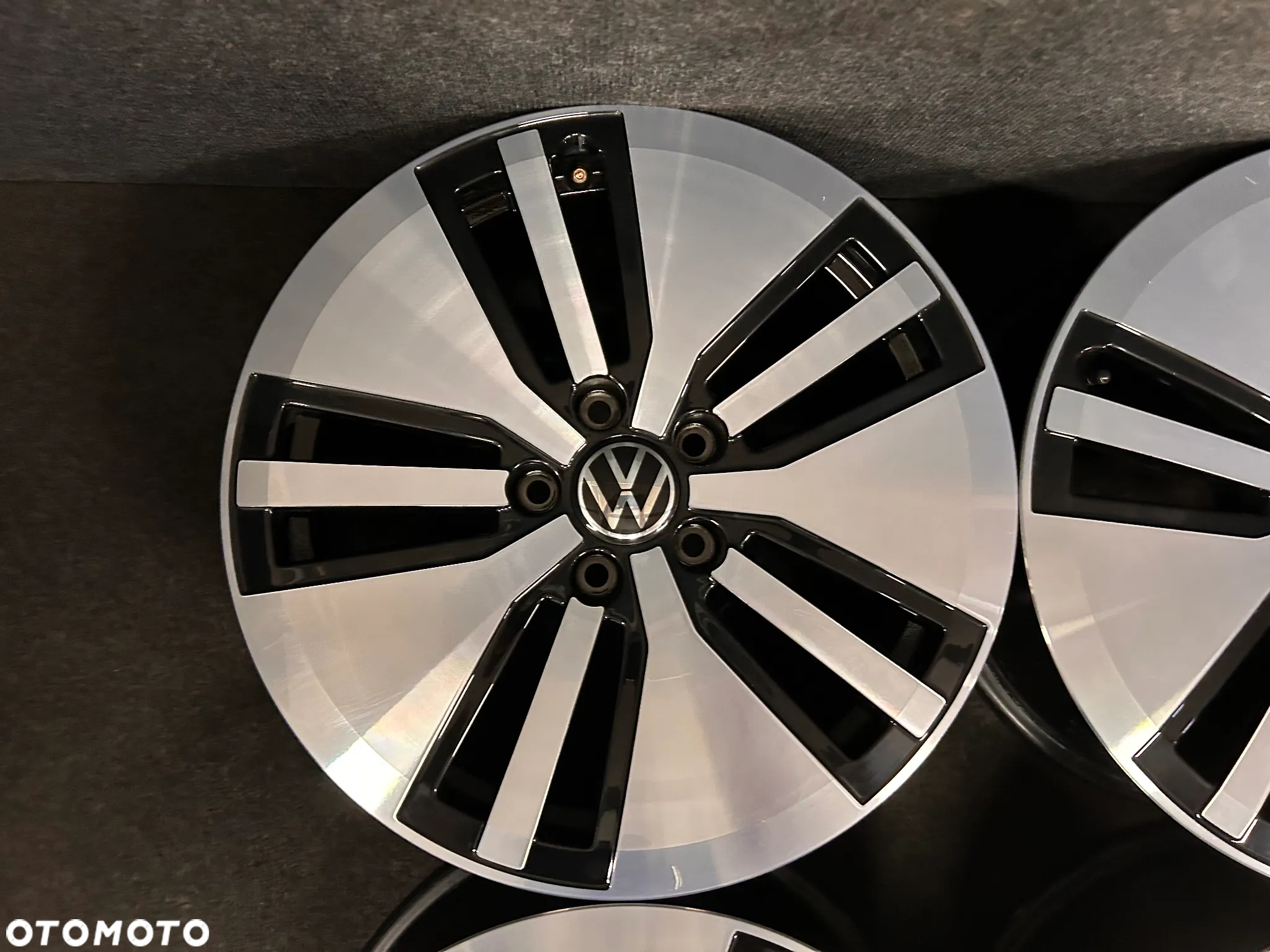 Alufelgi VW Passat B8 GTE, B7, Tiguan, Sharan, T-Roc 17 cali 5x112 4szt. ładne! - 5