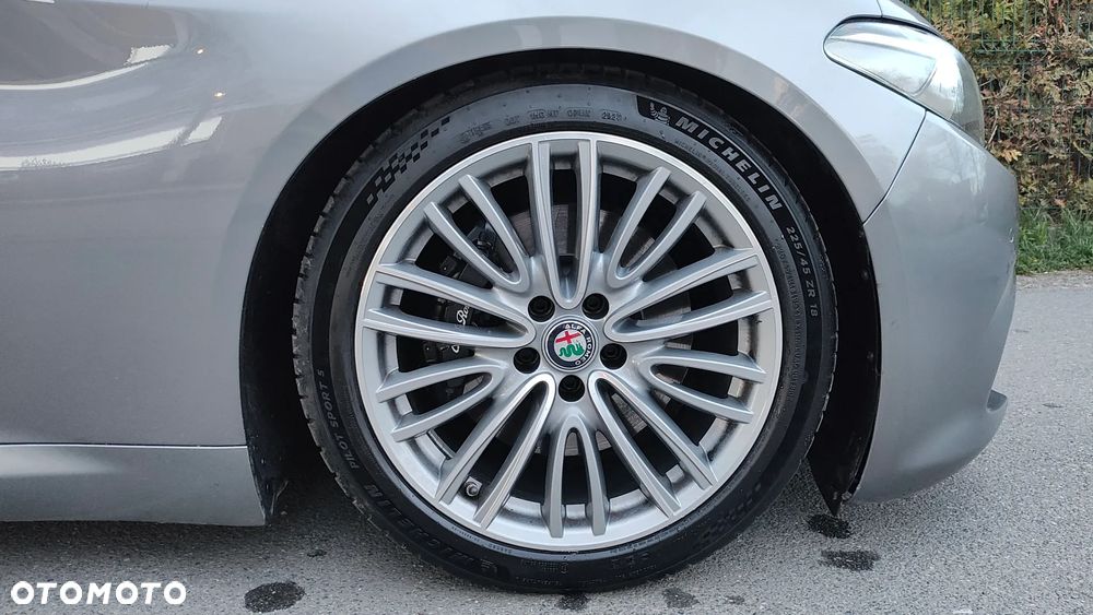 Alfa Romeo Giulia 2.2 Diesel AT8-Q4 Veloce - 28