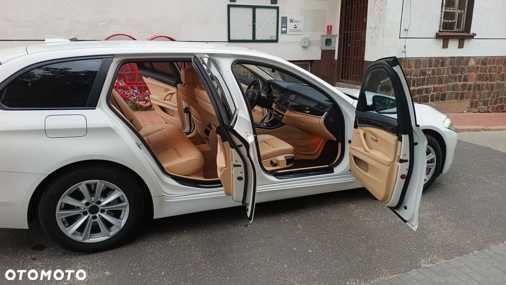 BMW Seria 5 520d Luxury Line - 9