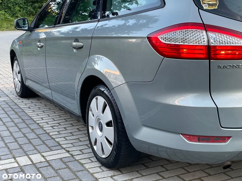 Ford Mondeo 2.0 FF Ghia - 21