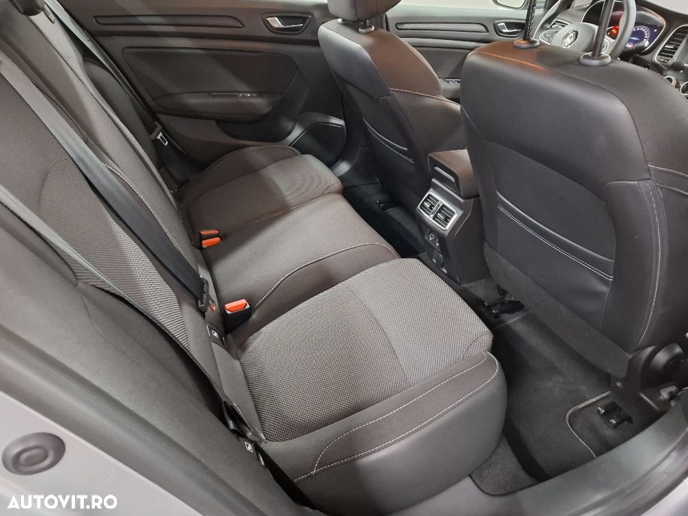 Renault Megane TCE 140 Equilibre - 13