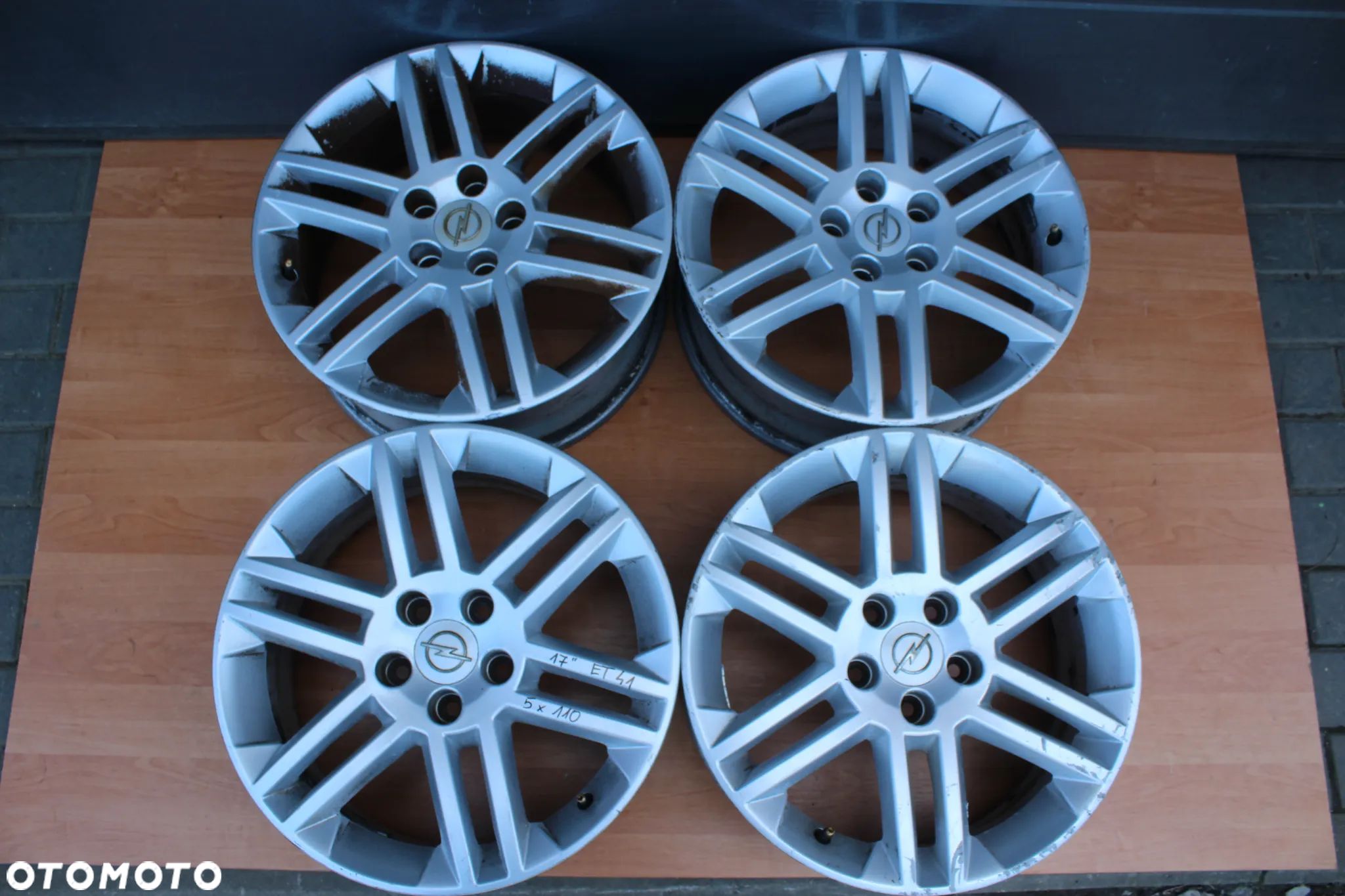 KOŁA FELGI ALUMINIOWE OPEL VECTRA ASTRA ZAFIRA SIGNUM MERIVA 17 cali 5x110 ET41 - 1
