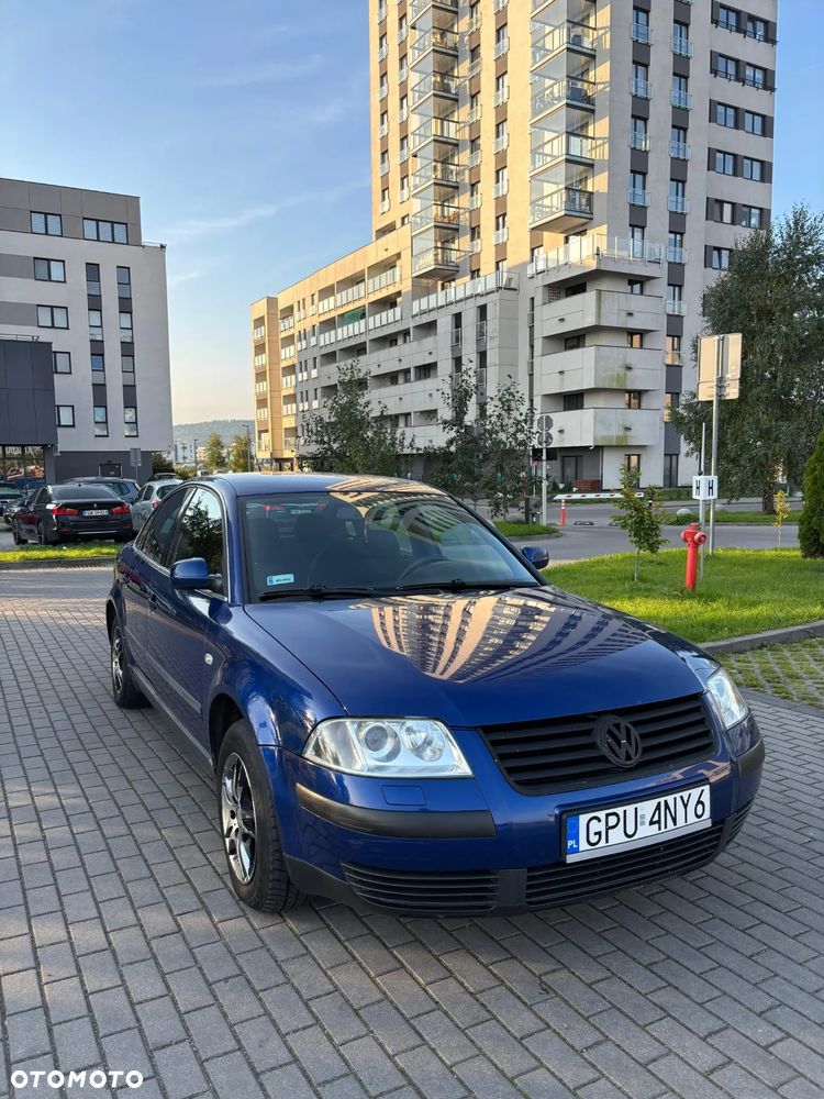 Volkswagen Passat 1.9 TDI Comfortline - 1