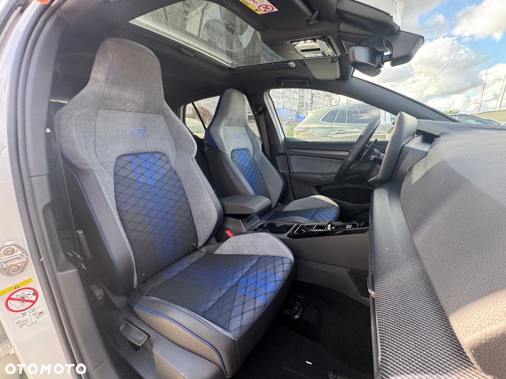 Volkswagen Golf - 11