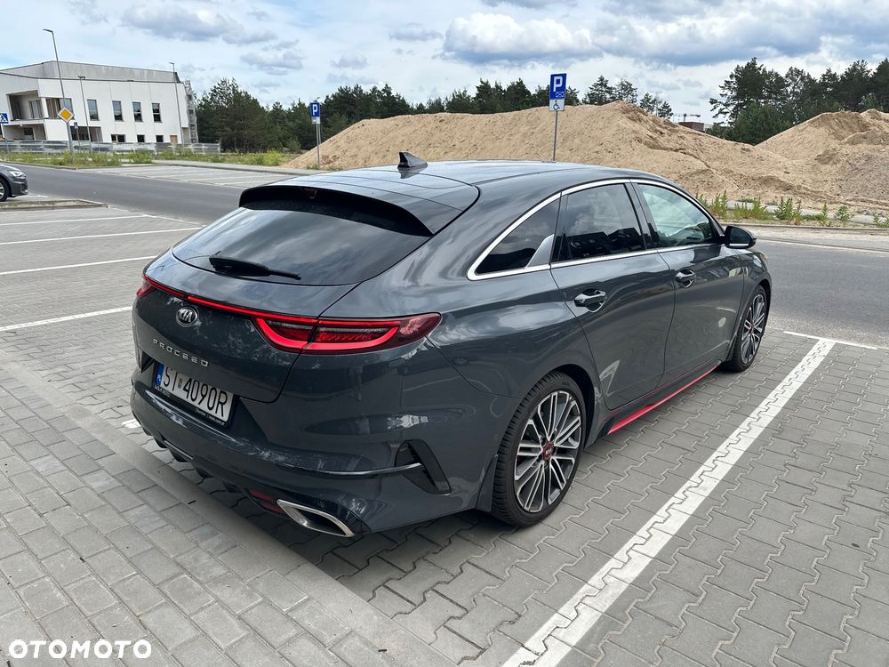 Kia ProCeed - 10