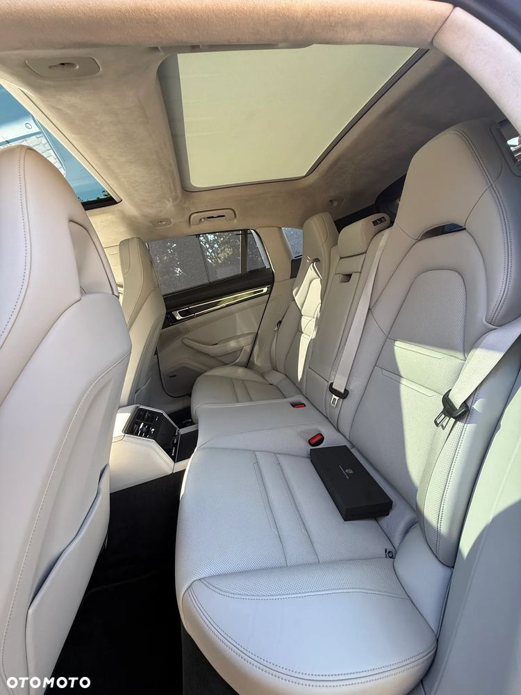 Porsche Panamera 4S E-Hybrid - 25