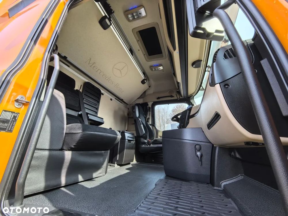 Mercedes-Benz // Actros 1848 LS // SALONKA // 2 zbiorniki // Klima postojowa // - 31