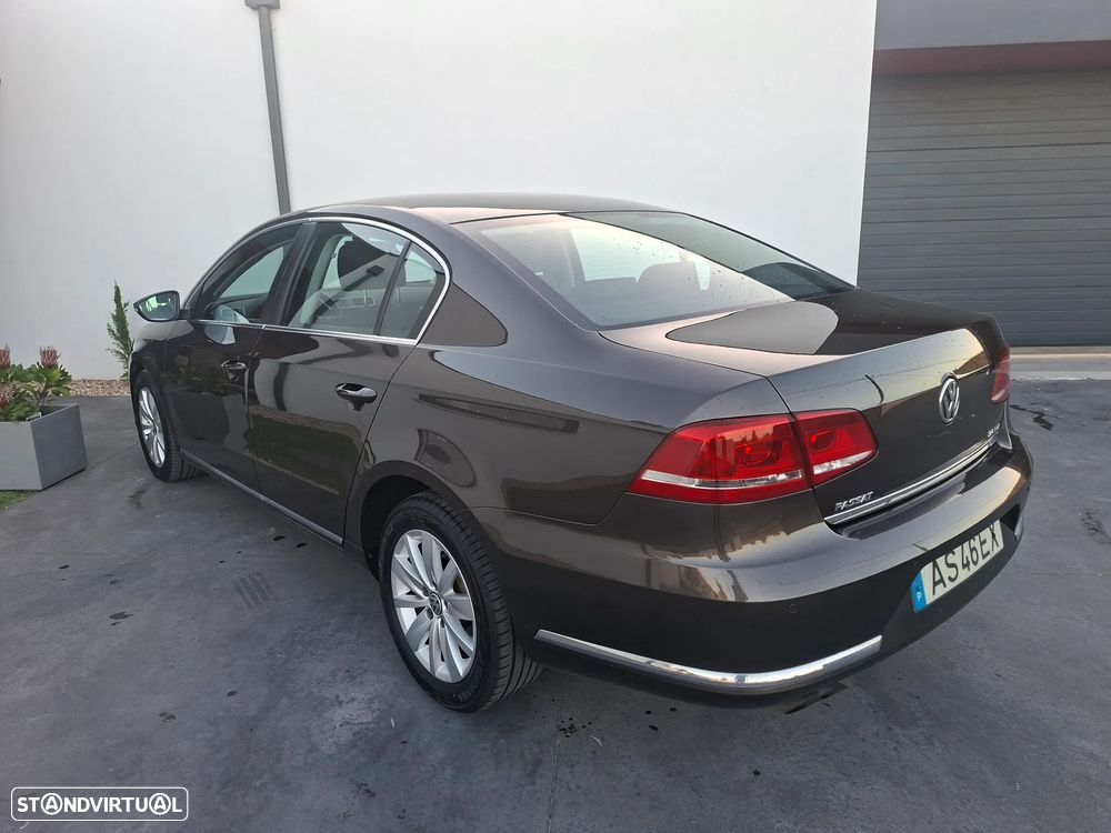 VW Passat 2.0 TDI BlueMotion Exclusive - 14