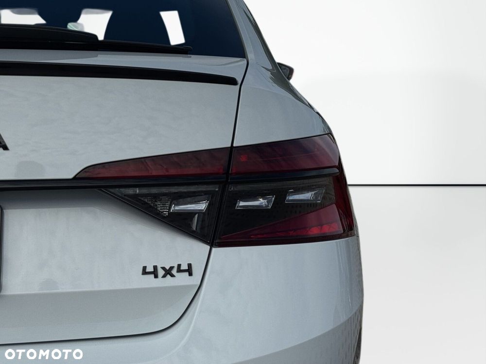 Skoda Superb 2.0 TSI 4x4 Sportline DSG - 32