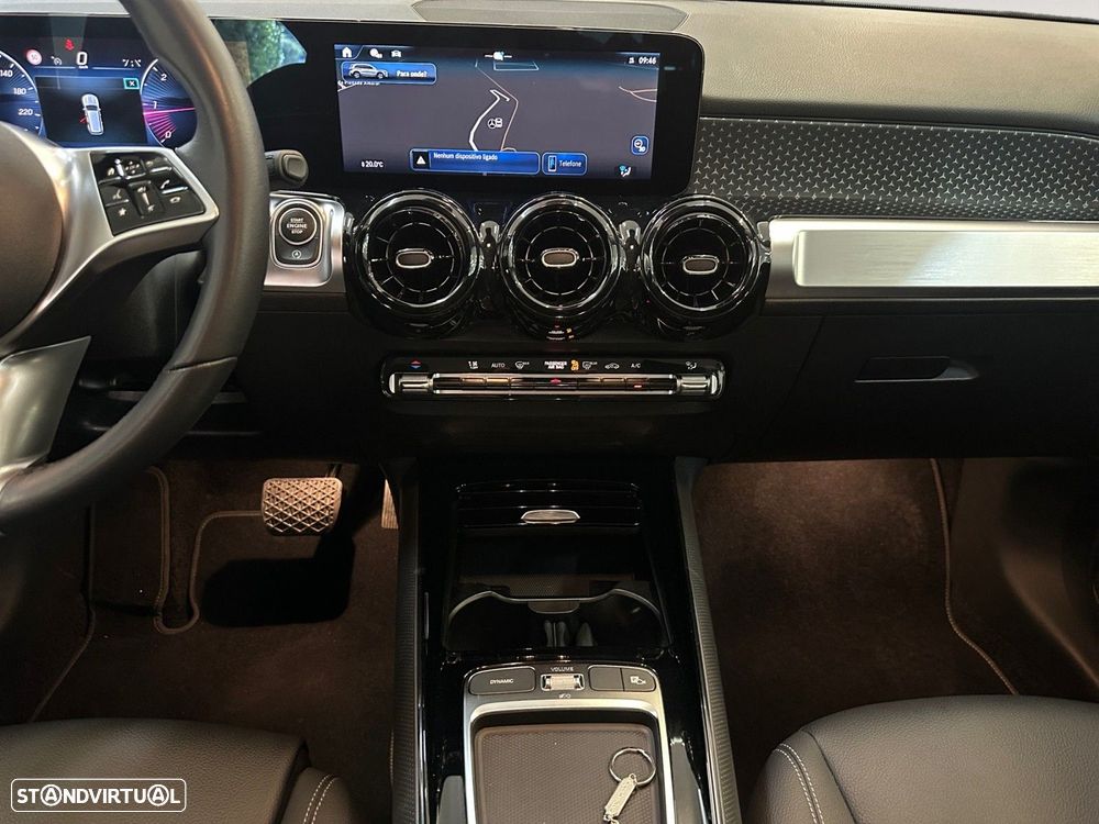 Mercedes-Benz GLB 180 d — fotografia 11