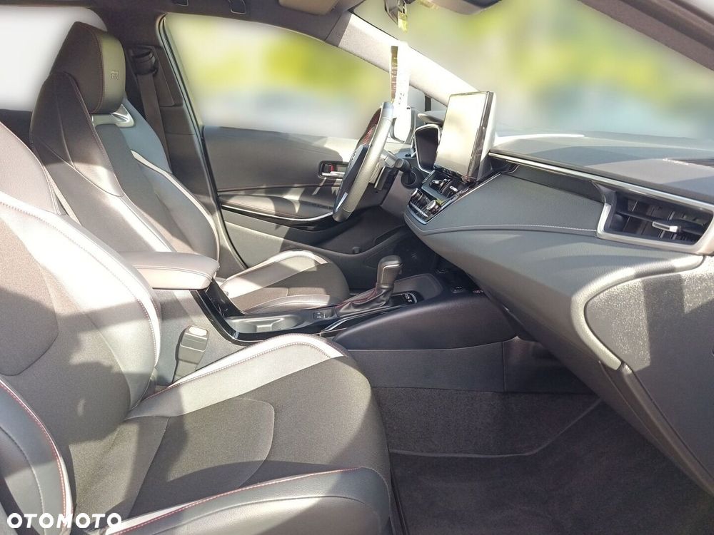 Toyota Corolla 2.0 Hybrid GR Sport Dynamic - 12