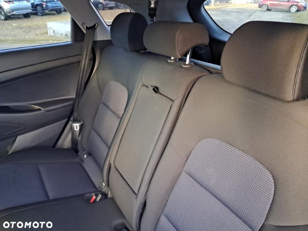 Hyundai Tucson 2.0 CRDI BlueDrive Style 2WD - 16
