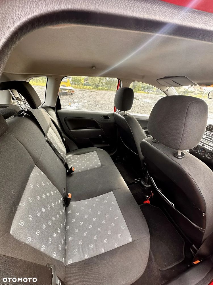 Ford Fiesta - 14