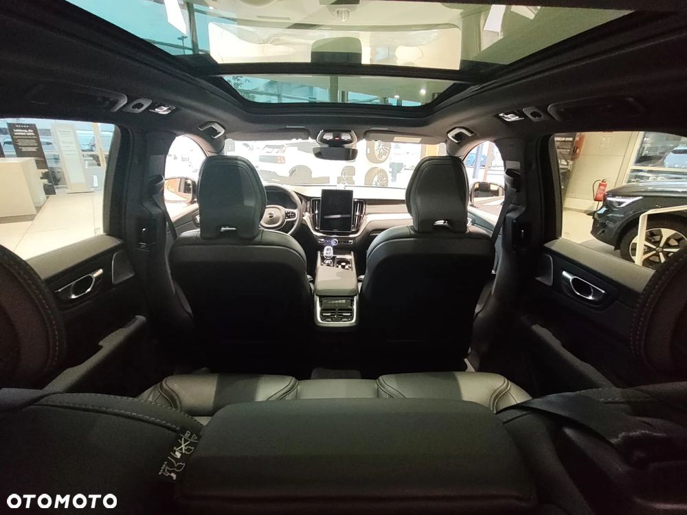 Volvo XC 60 B5 B AWD Ultimate Black Edition - 26