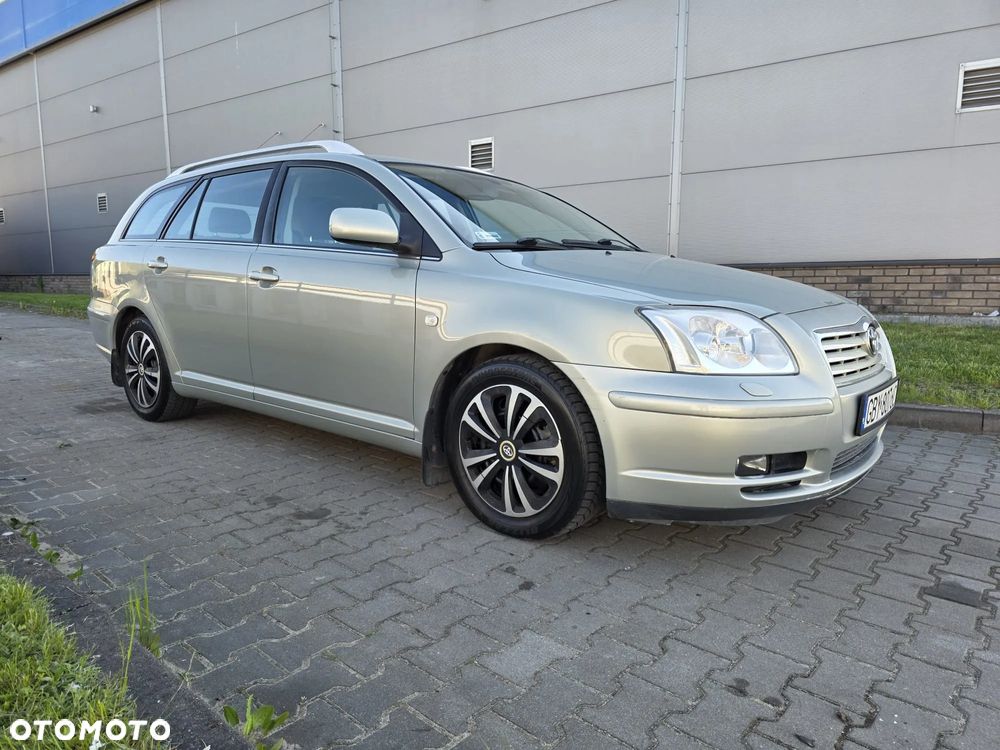 Toyota Avensis 2.0 VVT-i High - 3