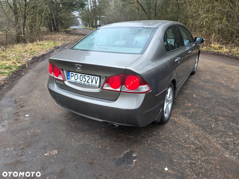 Honda Civic 1.8 Comfort - 14