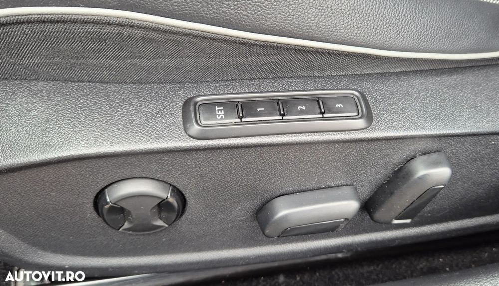 Volkswagen Golf 2.0 TDI SCR DSG GTD - 30