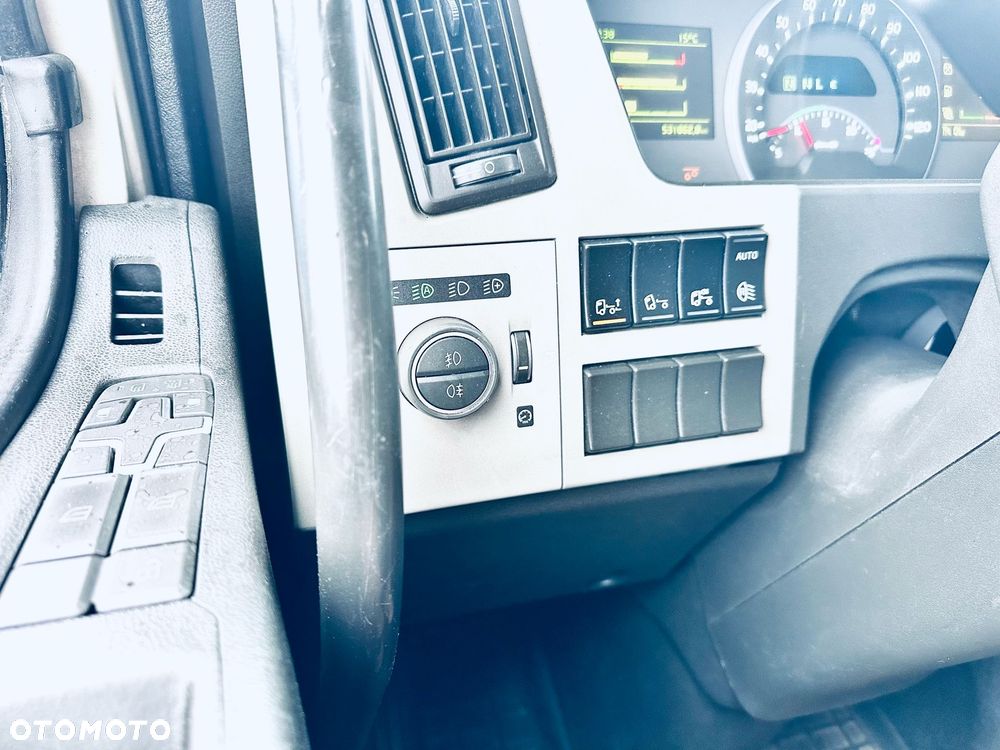 Volvo FM 410 / CHŁODNIA / WINDA ZEPRO / DMC 28000kg - 24