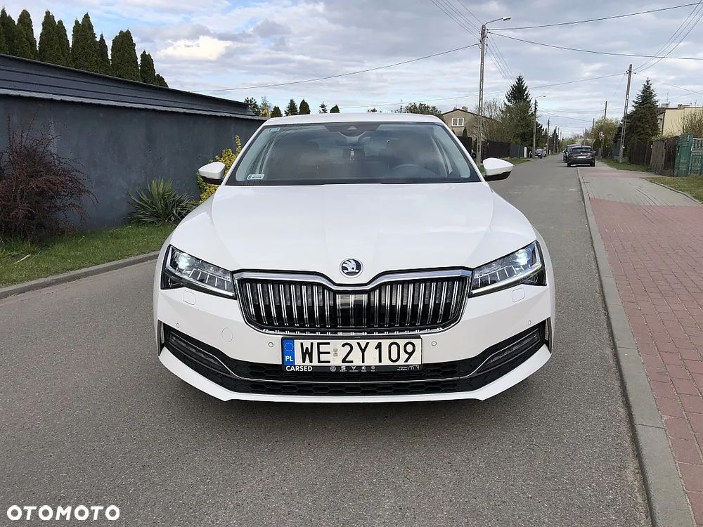 Skoda Superb 2.0 TDI SCR 4x4 L&K DSG - 8
