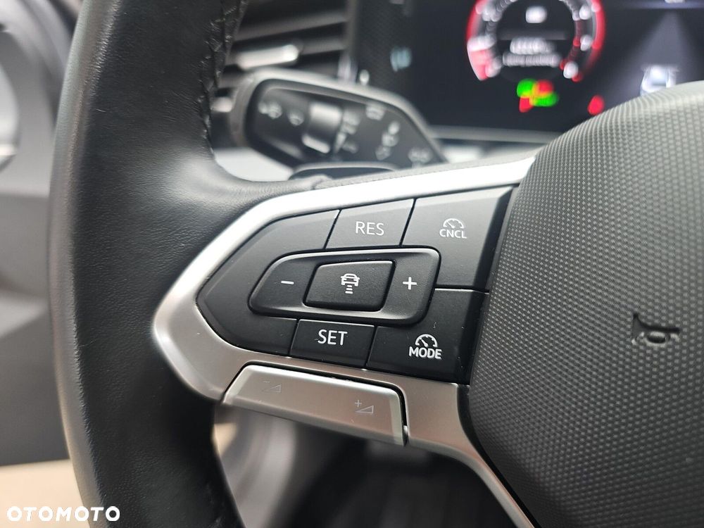Volkswagen Passat - 14