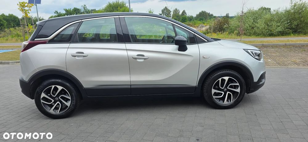 Opel Crossland X 1.2 T Design Line S&S - 18