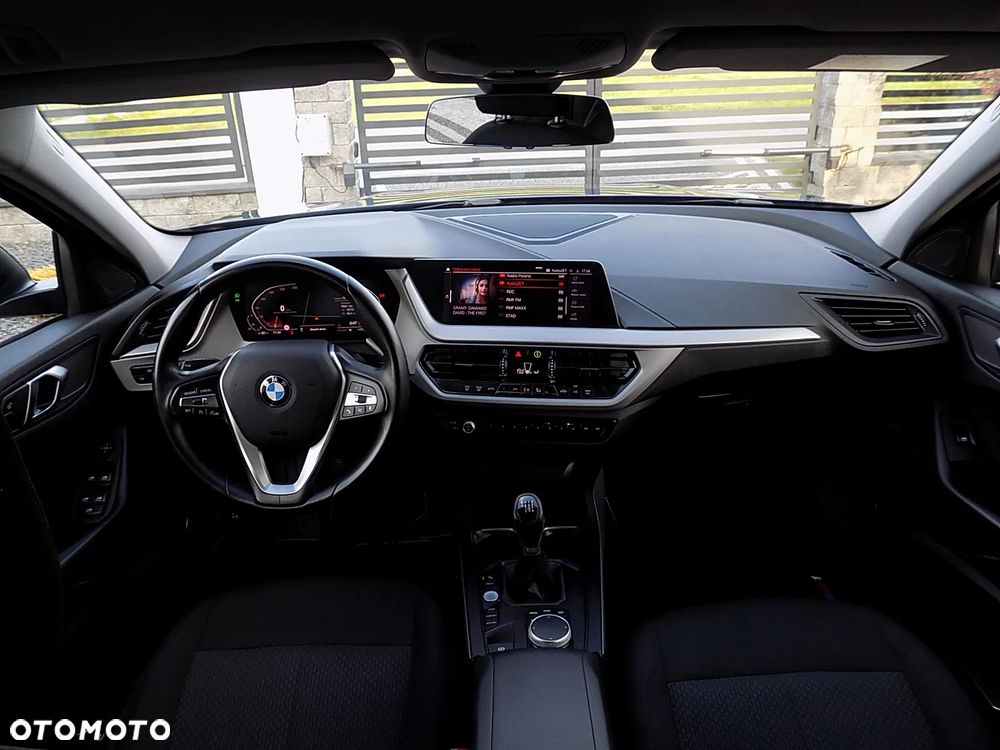 BMW Seria 1 118i - 28