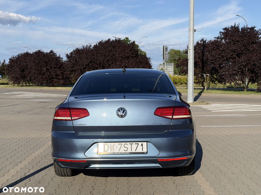 Volkswagen Passat - 5