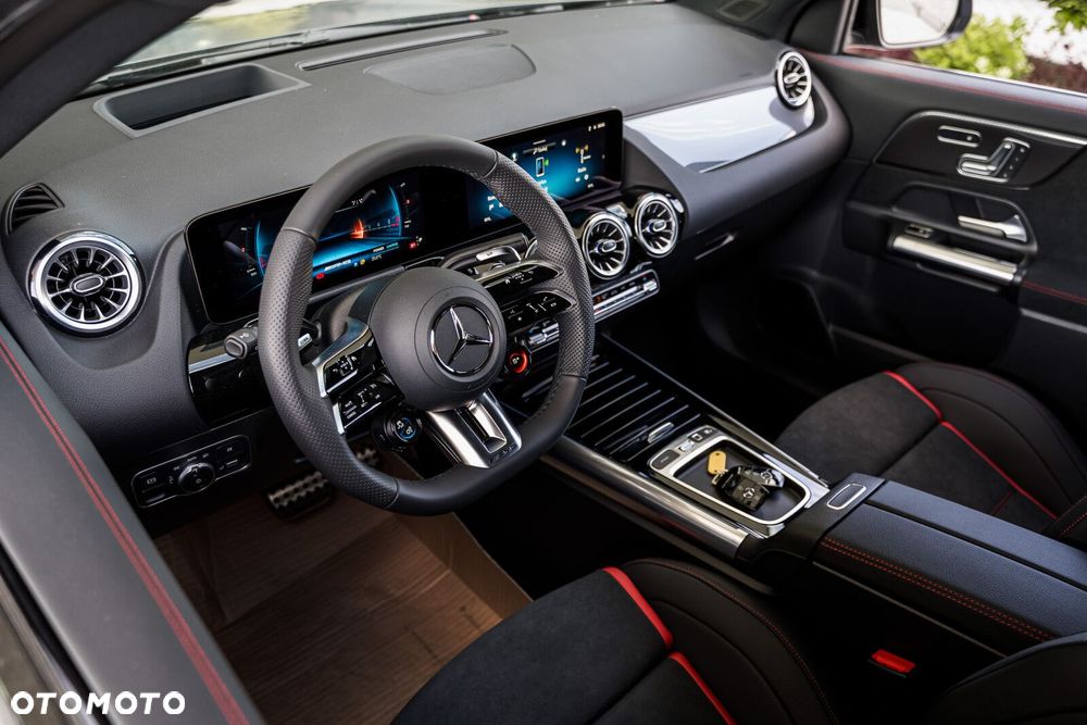 Mercedes-Benz GLA - 18