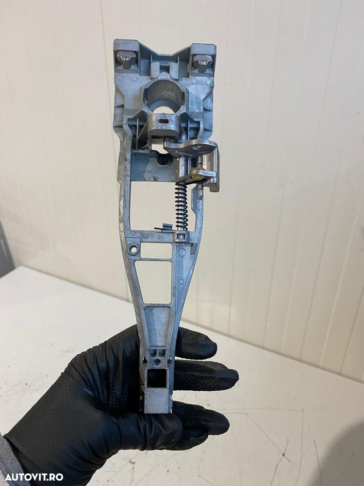 Suport maner antimoniu usa stanga fata VOLVO XC90 2003-2014 31253175 - 1