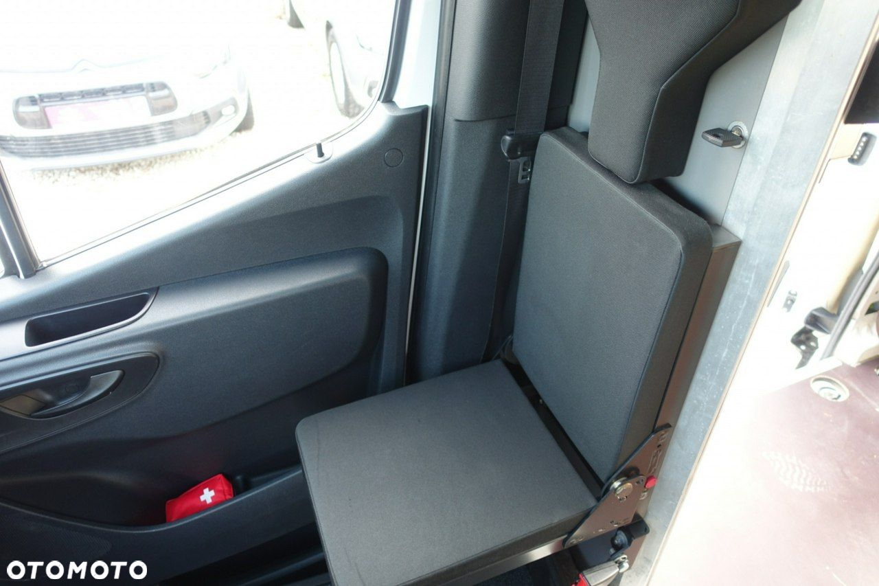 Mercedes-Benz Sprinter - 20