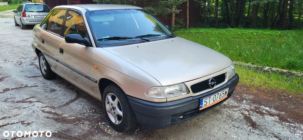Opel Astra - 1