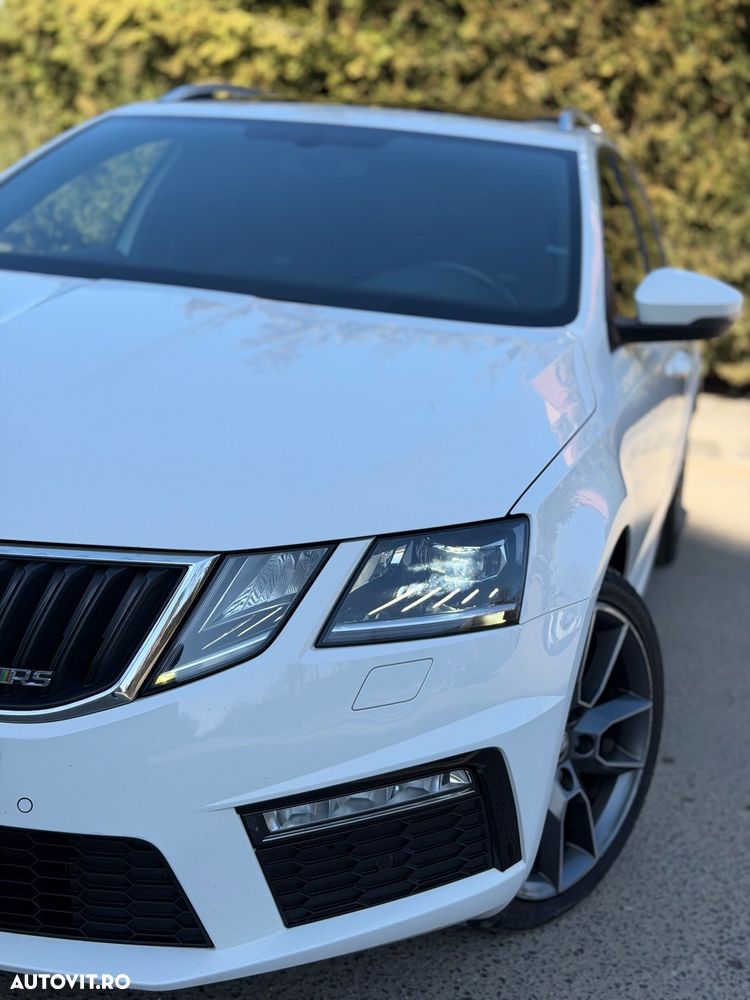 Skoda Octavia 2.0 TDI DSG RS - 10