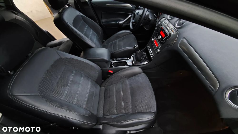 Ford Mondeo 2.0 FF Titanium - 18