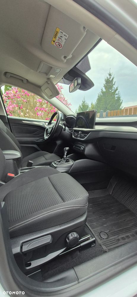 Ford Focus 1.0 EcoBoost Titanium - 27