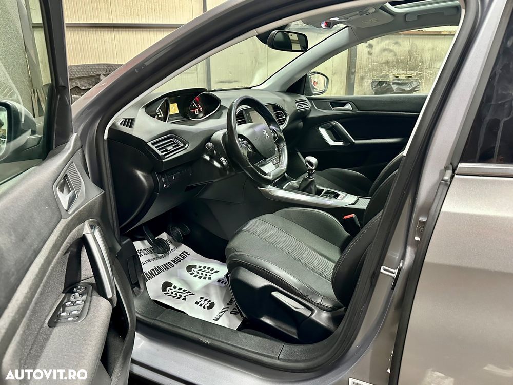 Peugeot 308 1.2 L PureTech Turbo S&S Allure - 7