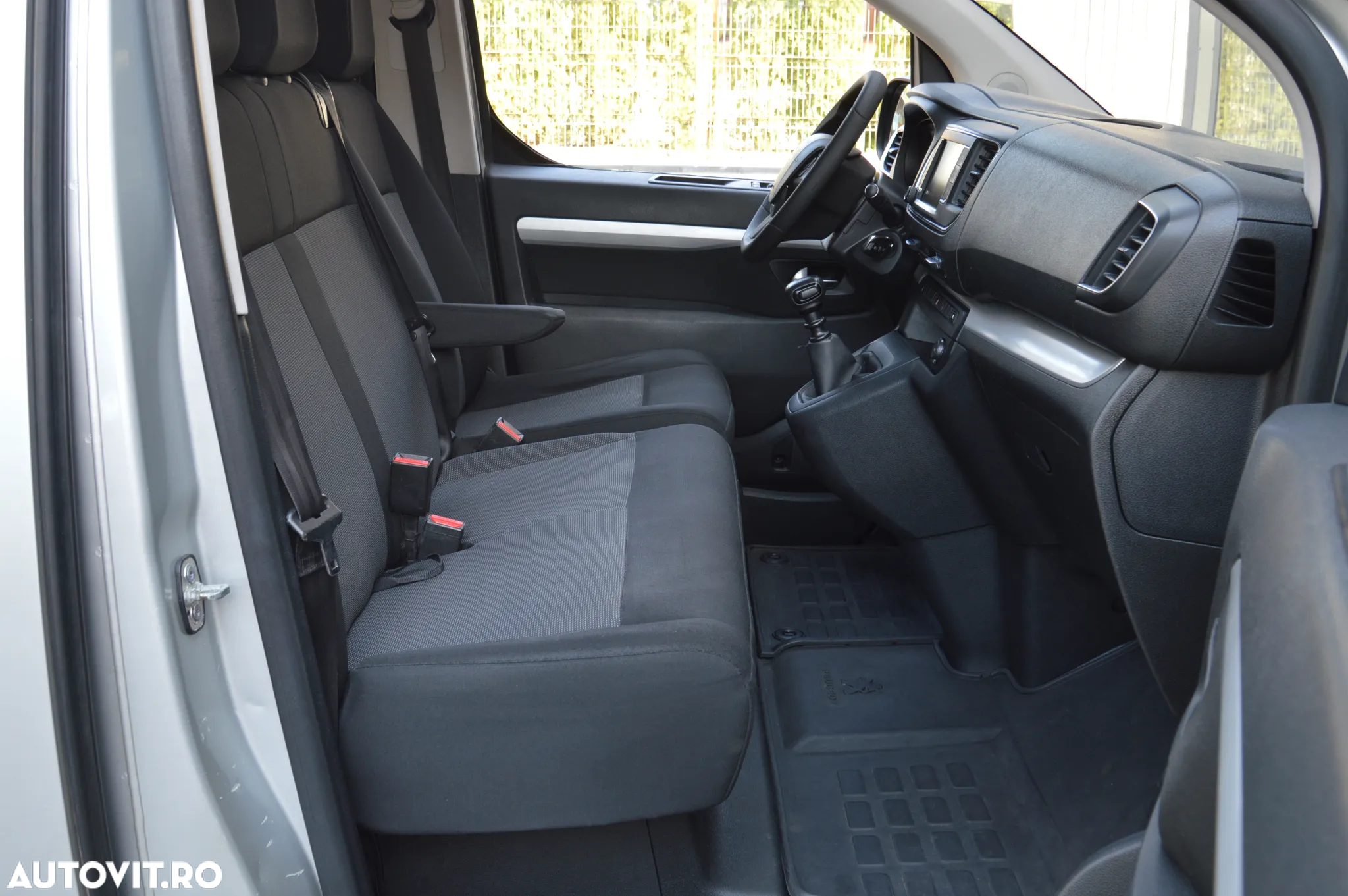 Peugeot Traveller L3H1 1.6 BlueHDI 115 S&S Combispace - 11
