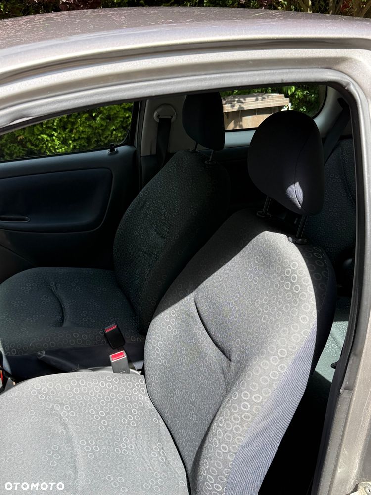 Toyota Yaris - 15