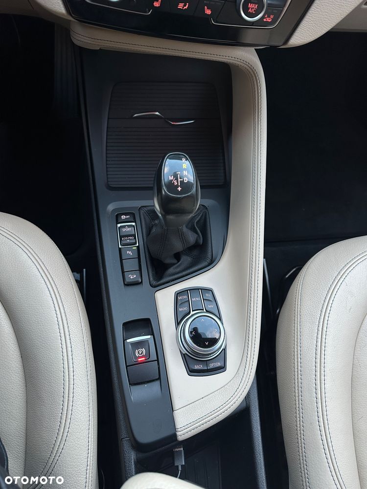 BMW X1 xDrive18d - 10