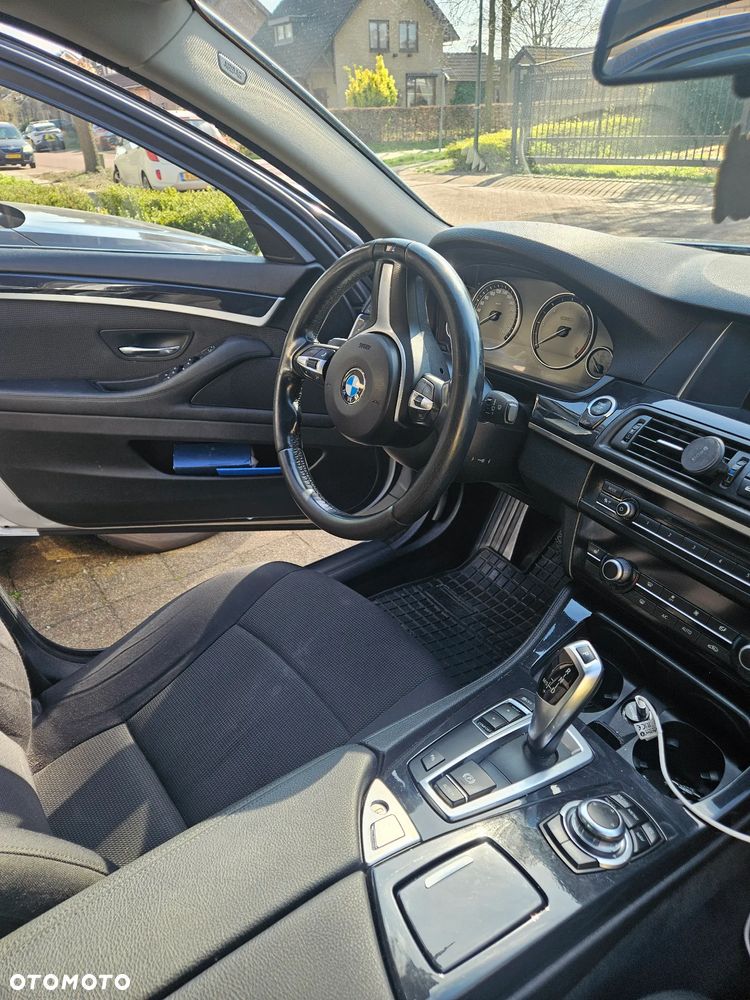 BMW Seria 5 520d xDrive - 7