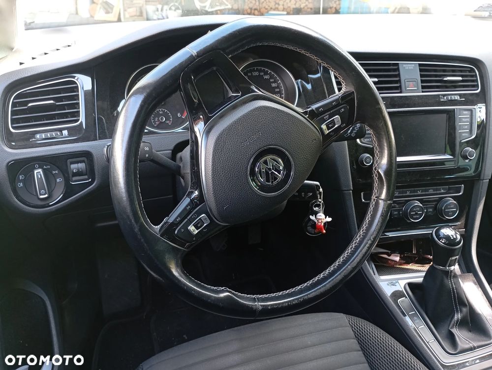 Volkswagen Golf - 4