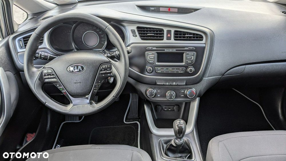 Kia Ceed - 22
