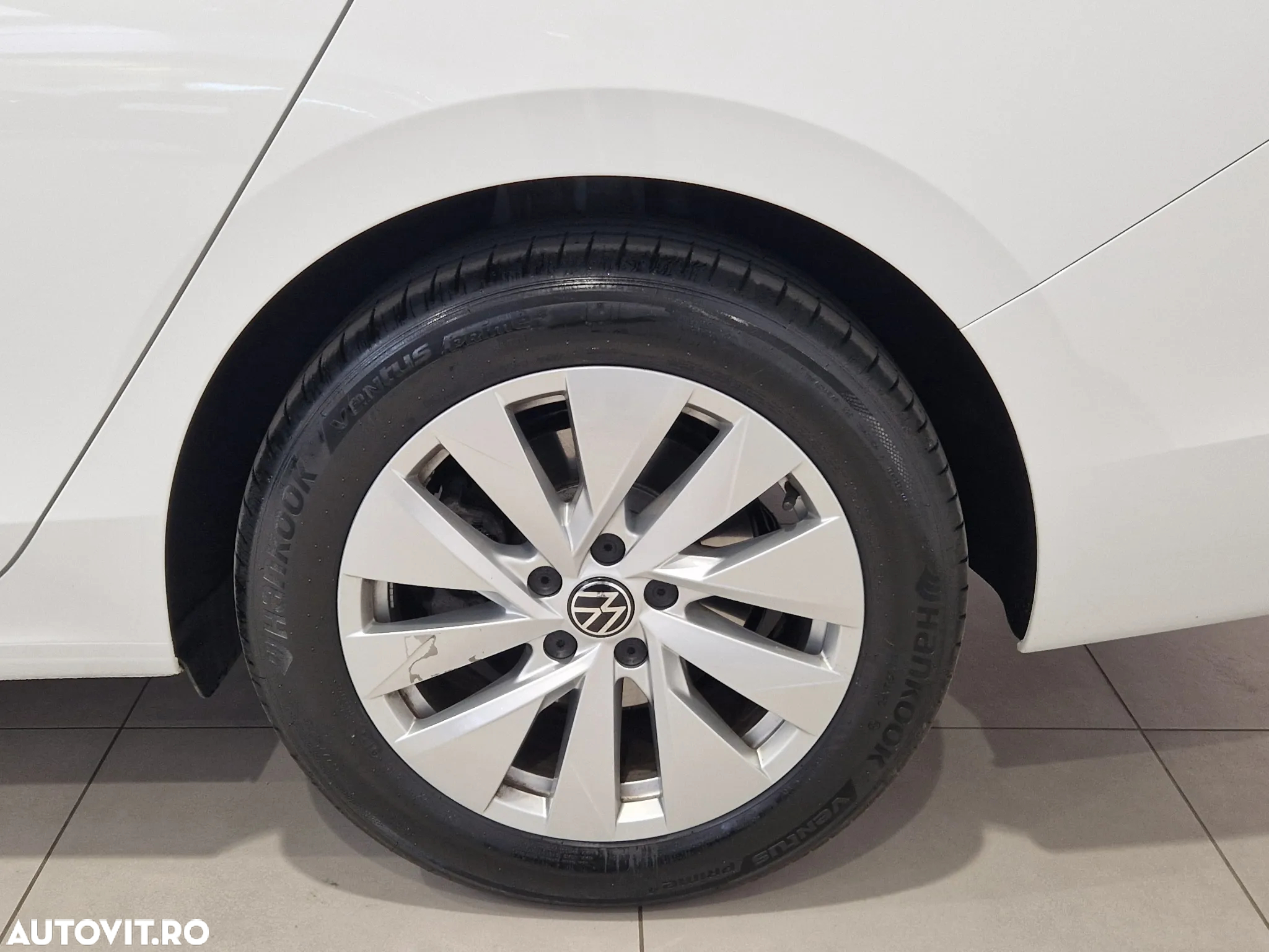 Volkswagen Passat - 10