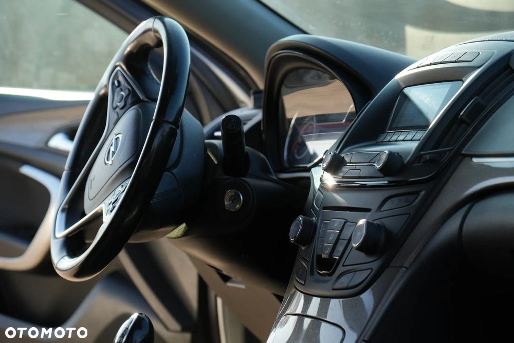 Opel Insignia - 14