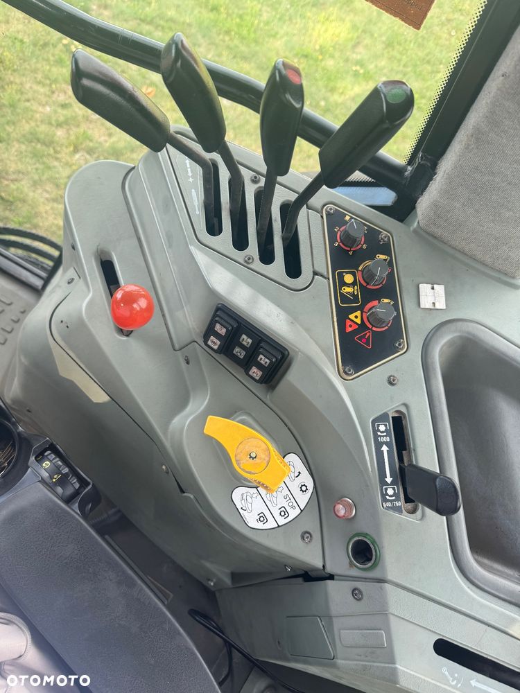 Massey Ferguson 8250 PowerControl - 13