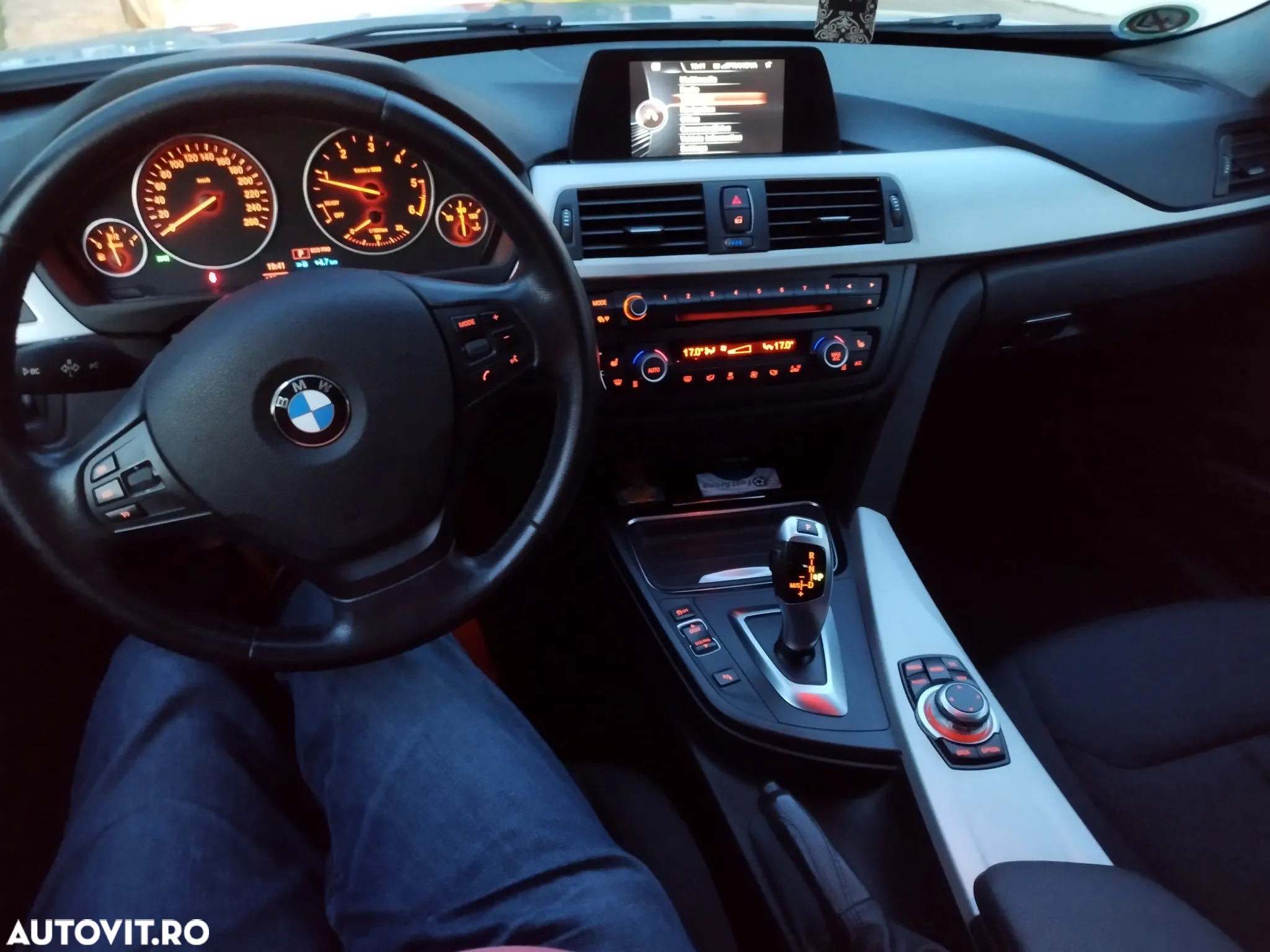 BMW Seria 3 320d Touring Aut. Efficient Dynamics Edition Blue Perf. Sport Line - 29